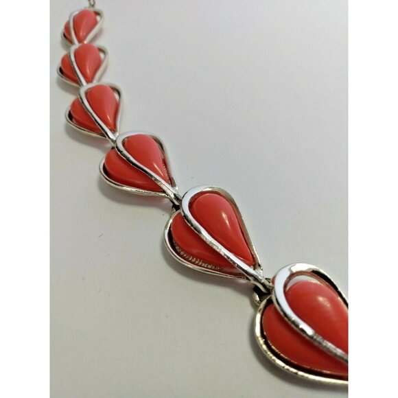VINTAGE SIGNED CORO ORANGE LUCITE HEART SHAPED BRACELET - THERMOSET 1950'S 7" - Picture 4 of 7